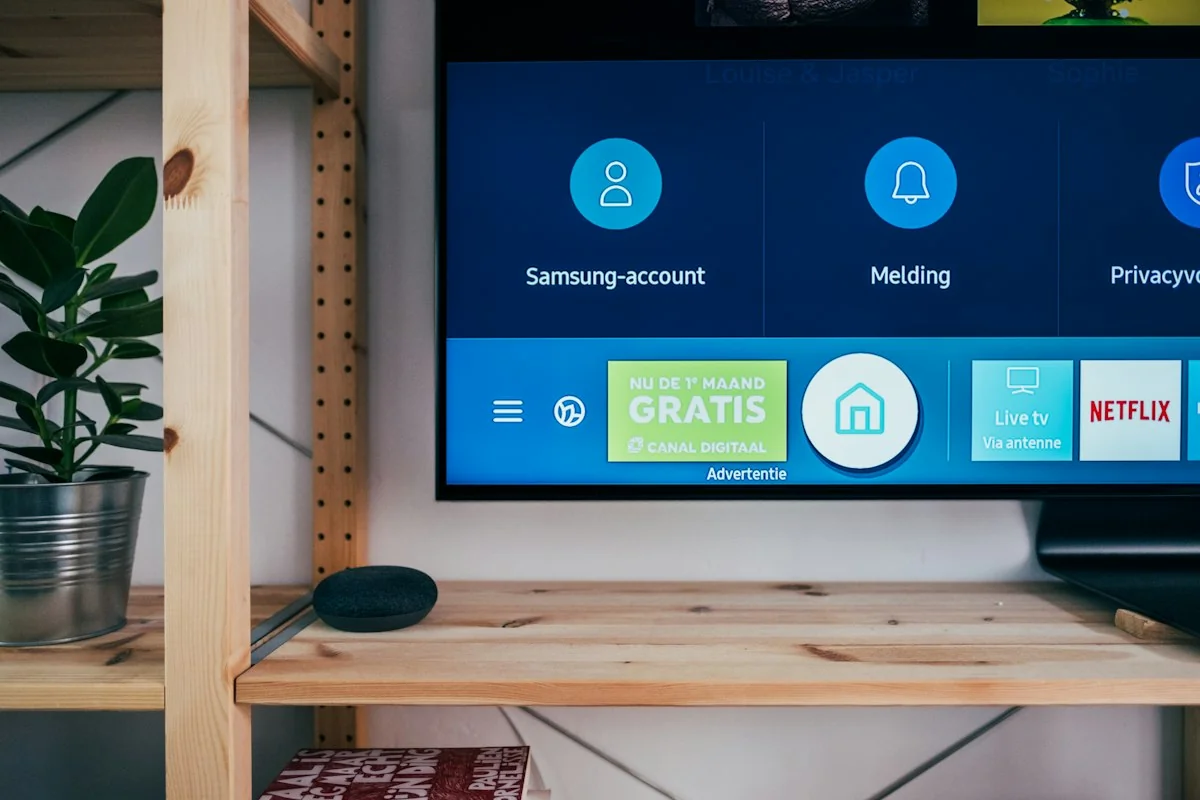 Television illustrating an IPTV player guide